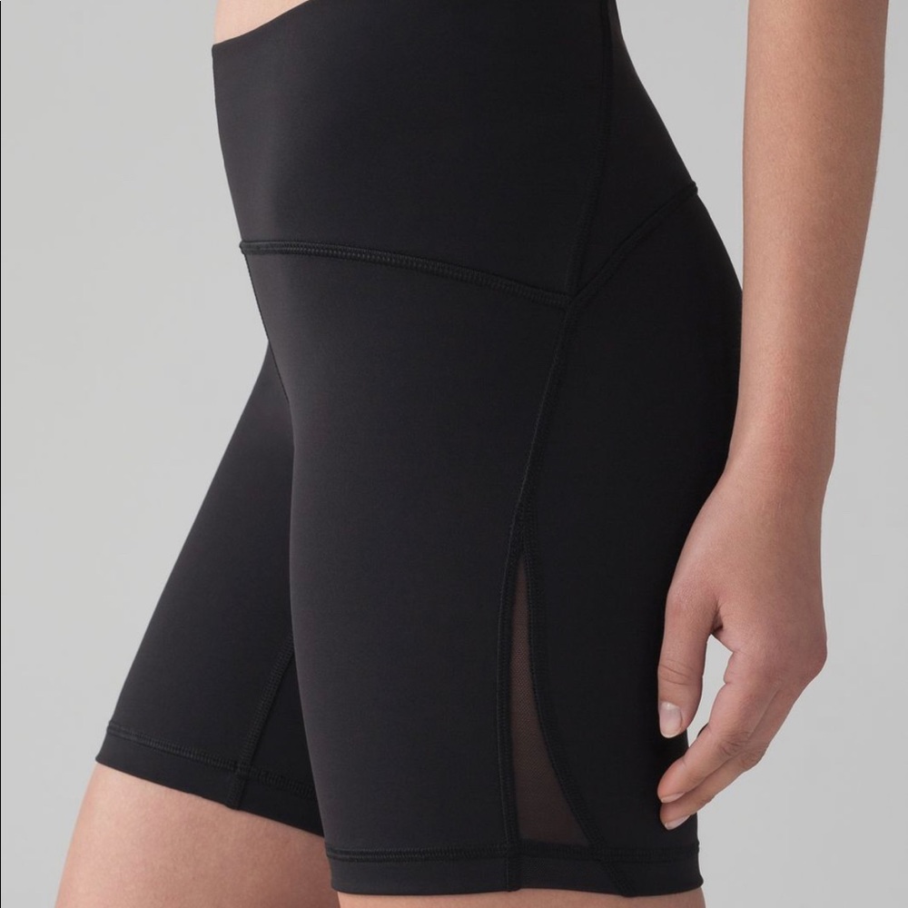 LULULEMON TRAIN TIMES SHORT